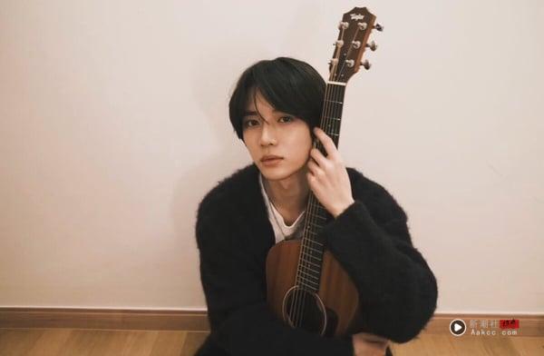 崔杋圭十件事：TXT 最后一块拼图、长发短发都帅，自作曲“Panic”展现才华与魅力！ 娱乐 图2张