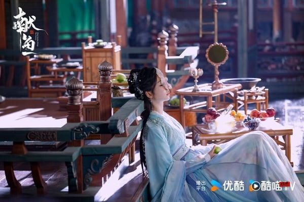 《献鱼》职场咸鱼金句连发！陈飞宇、王影璐感情戏进展飞速，“双修”场面火上热搜