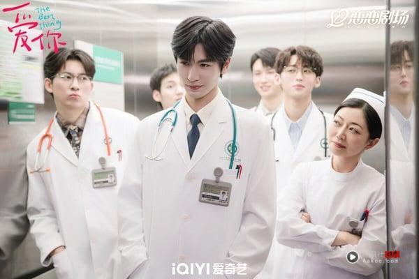 网评2025电视剧最迷人男主TOP10！不输《凡人修仙传》杨洋！《折腰》刘宇宁第4，冠军是他 娱乐 图4张