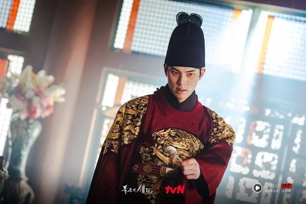 8部2025年好看到“一集就入坑”韩剧推荐！《暴君的厨师》一追上瘾，第5部一面倒零负评 娱乐 图4张