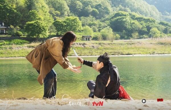 Netflix《暴君的厨师》冲上排行冠军！润娥穿越古代太爆笑、网赞“幸好男主换李彩玟” 娱乐 图2张