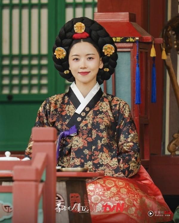 Netflix《暴君的厨师》冲上排行冠军！润娥穿越古代太爆笑、网赞“幸好男主换李彩玟” 娱乐 图7张