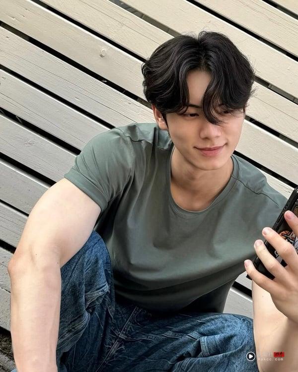 《暴君的厨师》李彩玟8件事！190cm小宋江，戏里戏外都学霸，女友是《浪漫速成班》的她 娱乐 图6张