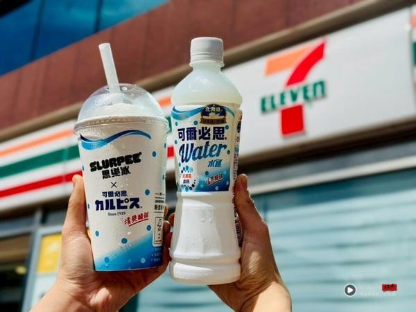 买一送一！7-11“可尔必思水蜜桃霜淇淋”登场，加入拉拉山蜜桃汁，再推可尔必思思乐冰 最新 图3张