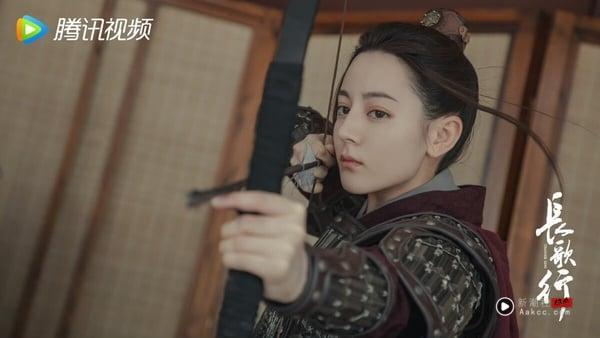 网评8位电视剧“打戏超狂”女演员：赵丽颖、刘诗诗帅过男主，虞书欣滚泥浆肉搏超惊艳！ 娱乐 图19张