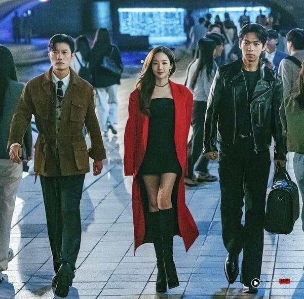 九月韩剧推荐：《暴风圈》、《百次的回忆》、《我的青春》