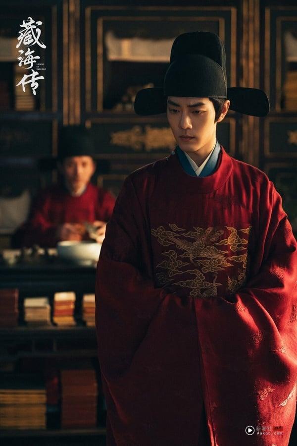 肖战自出道以来，一直都是公认的古装男神，不只五官精致，脸型也很立体，因此演起古装确实是美男子，今年在《藏海传》的古装扮相依旧十分帅气！