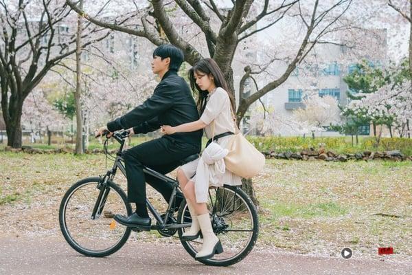 暧昧到哪一步会瞬间冷掉？10个让人秒熄火的瞬间：AA过头、频繁查岗，“这点”是地雷！