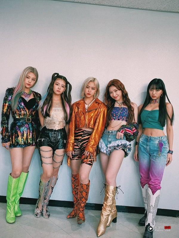 网议Kpop十大灾难妆造：ITZY、NCT127、aespa“造型翻车”大盘点，全靠颜值撑住了！ 时尚 图2张