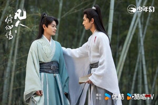 杨洋《凡人修仙传》落在第十名。《凡人修仙传》是最近的高话题电视剧，这是大男主修仙题材，讲述普通的山村穷小子韩立，偶然之下，跨入到一个江湖小门派，虽然资质平庸，但依靠自身努力和合理算计，最后修炼成仙的故事。