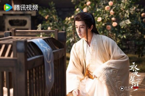 于朦胧坠楼！《三生三世》杨幂带火10位配角不同命！热巴稳坐顶流，这位没火真的好可惜 娱乐 图6张