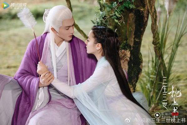 于朦胧坠楼！《三生三世》杨幂带火10位配角不同命！热巴稳坐顶流，这位没火真的好可惜 娱乐 图11张