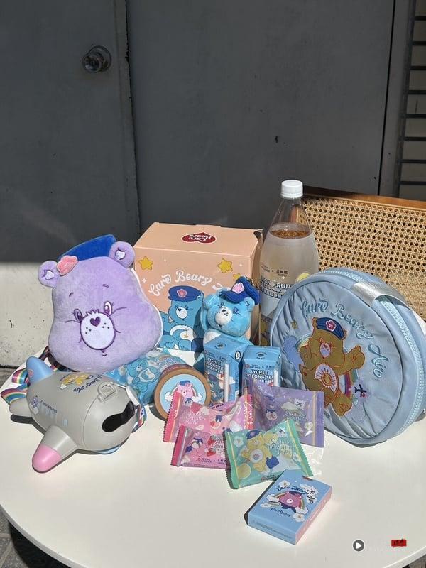 Care Bears粉收！华航X五桐号联名Care Bears登场，必收空服员熊，还有联名甜点＆饮品 最新 图9张