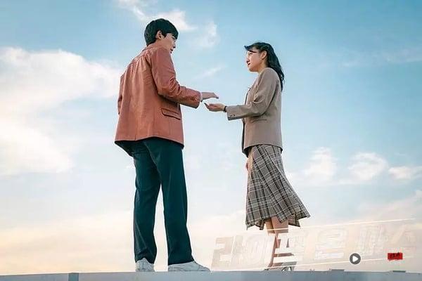 更胜《暴君的厨师》！网评“心中第1名”穿越韩剧TOP10!《背着善宰跑》第5，冠军确实神 娱乐 图7张