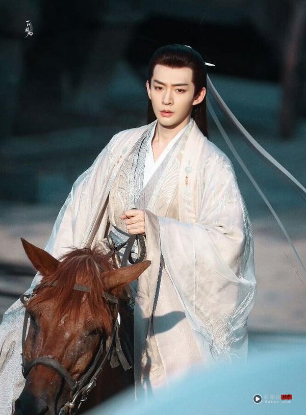 网议10位“真正称得上是古装美男”电视剧男星！《凡人修仙传》杨洋上榜，第十位天选古人 娱乐 图9张