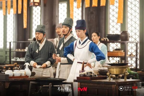 《暴君的厨师》结局前口碑下滑？韩网列5大槽点：料理对决太拖戏、中文台词多到想快转 娱乐 图1张