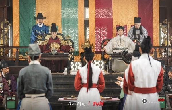 《暴君的厨师》结局前口碑下滑？韩网列5大槽点：料理对决太拖戏、中文台词多到想快转 娱乐 图7张