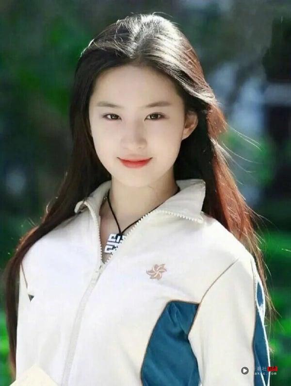 《凡人修仙传》杨洋一生没丑过！5位“从小好看到大”电视剧明星！刘亦菲小时候就是仙女 娱乐 图20张