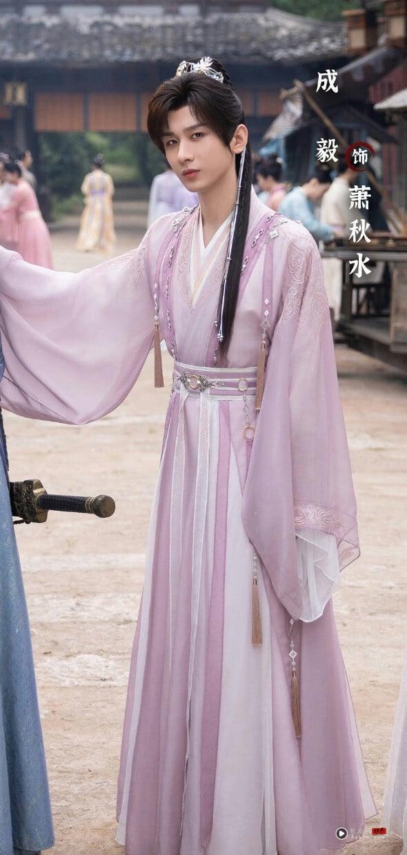 古装剧“粉衣古装最好看”古装美男TOP5！《赴山海》成毅评价两极，龚俊第2，冠军是他