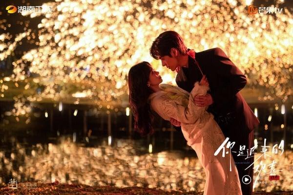 2025最新甜宠电视剧推荐22部！《折月亮》爆款预定，《野狗骨头》《不二之臣》是最大黑马 娱乐 图6张