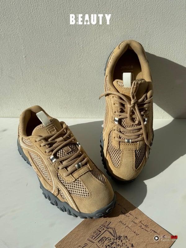 编辑推荐｜2025下半年“话题球鞋”评比：张员瑛同款NB、Nike X JACQUEMUS联名必抢！ 时尚 图15张