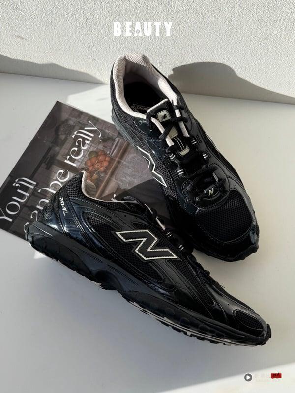 编辑推荐｜2025下半年“话题球鞋”评比：张员瑛同款NB、Nike X JACQUEMUS联名必抢！ 时尚 图8张