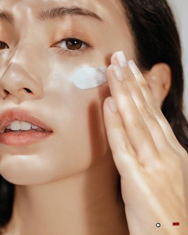 2025防晒推荐！35款“高系数、清爽、纯物理”防晒试用好评推荐 最新 图2张