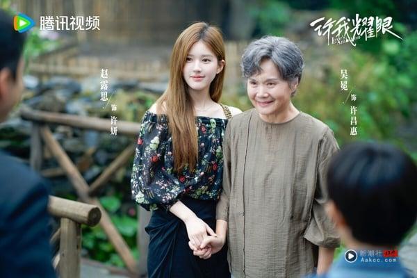 《许我耀眼》乔建斌在女儿过世后，面对媒体与赔偿问题，情绪复杂