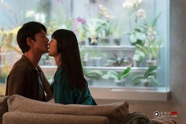 刘主平凭藉在《破浪男女》中饰演跨性别者“小绿”一角，其精湛演技备受肯定