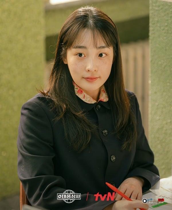 Netflix《台风商社》剧情看点&角色介绍：李俊昊化身痞帅社长，携金敏荷共谱社内恋爱！ 娱乐 图9张