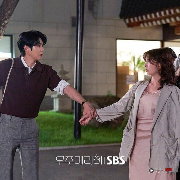 不输《宇宙Marry me？》！8部“好看到停不下来”先婚后爱韩剧！这部再十年依然经典！ 娱乐 图1张