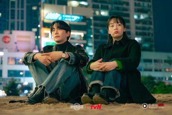 网推6部Netflix“不该错过”的超好看韩剧！《台风商社》神剧预警，第2部一面倒零负评 娱乐 图2张