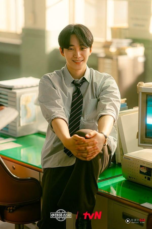 连假必追8部“好看到停不下来”Netflix韩剧！《台风商社》，这部更是一集就上瘾 娱乐 图1张