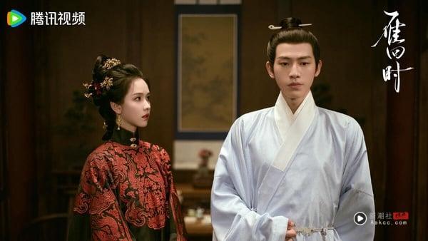 《雁回时》和《墨雨云间》、《锦月如歌》同为千山茶客的小说改编剧，拍得还不错。《雁回时》和《墨雨云间》是同款的快节奏宅斗剧，服化道古色古香，调色、运镜都有质感，剧情也很引人入胜。受尽委屈的女主回家复仇，一步步斗垮那些欺负她的恶人，剧情节奏快，完全不拖沓，很快就让人着迷！