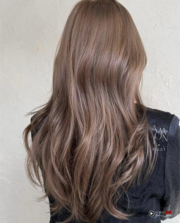 秋冬最火“奶茶灰”发色回归！奶茶棕ｘ雾灰调15款染发范本，不漂褪色也好看
