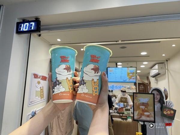 买一送一！手摇优惠盘点：UG、季缘、再睡5分钟皆买一送一，50岚、可不可也优惠 最新 图5张