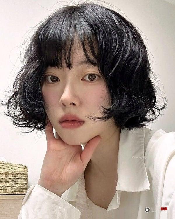 耳上短发女造型9：羊毛卷短发