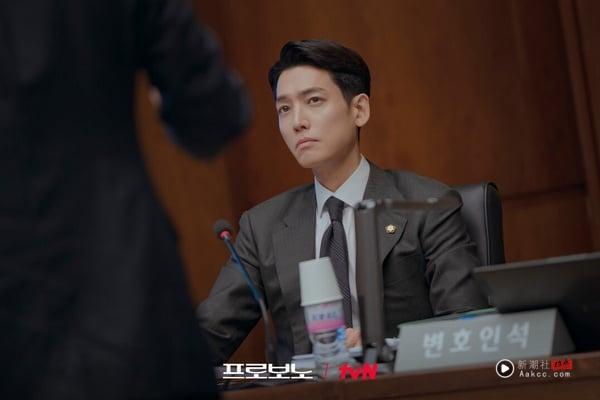 12月“韩剧演员话题度”TOP10：《一吻爆炸》张基龙、安恩真都上榜，冠军实至名归！