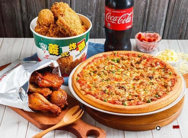 2026拿坡里比萨．炸鸡优惠｜比萨买一送一、炸鸡烤鸡皆优惠，指定套餐送海绵宝宝周边