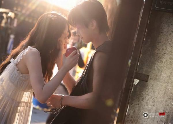 虞书欣《双轨》开播评价！