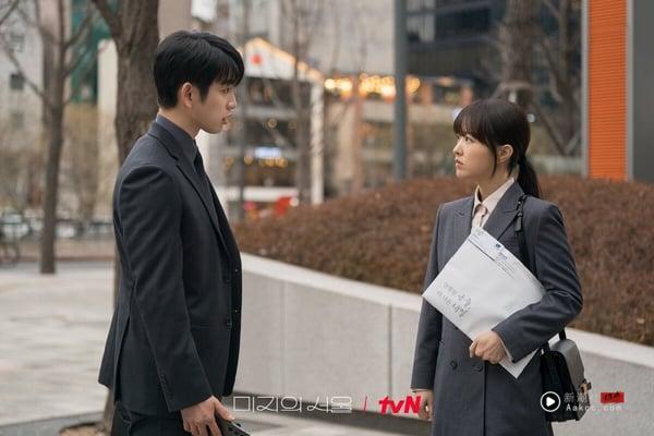 2025Netflix韩剧收视排行榜TOP7！《台风商社》垫底，《一吻爆炸》第4，冠军断层第一！