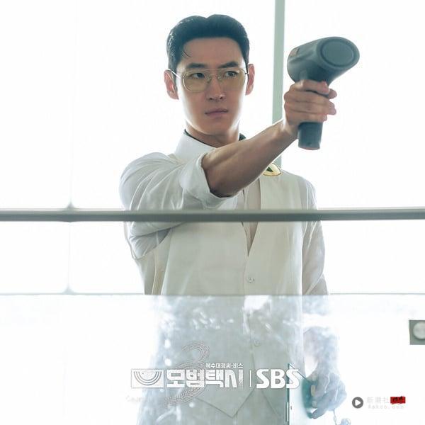 friDay影音2025韩剧收视排行榜TOP6！《模范计程车3》第4输《公爵的初夜》，冠军好意外