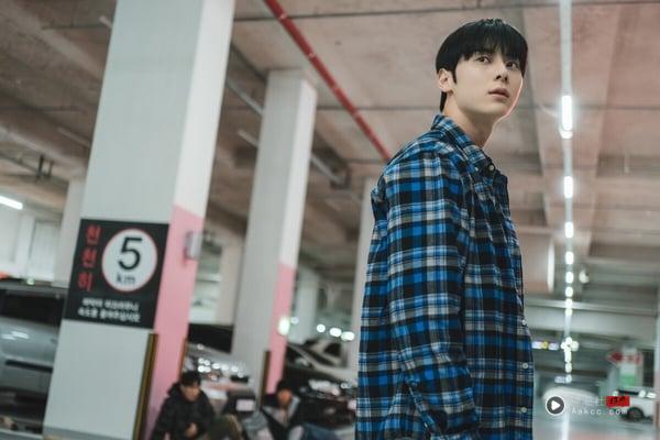 friDay影音2025韩剧收视排行榜TOP6！《模范计程车3》第4输《公爵的初夜》，冠军好意外