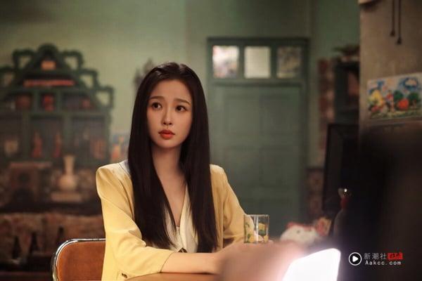 随着虞书欣因《苍兰诀》大火，应该不少人都知道她家境优渥了。虞书欣的父母在上海拥有多家企业，涉及了食衣住行，家世非常显赫。每次虞书欣出席活动或节目的行头，都是一身名牌。而虞书欣毕业于新加坡拉萨尔艺术学院，据说一学期学费至少要45万人民币(约200万台币)。