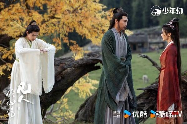 《凡人修仙传》因着顶流明星杨洋，加上又是顶级大IP改编，首播就话题十足。这部剧口碑不错呢！找来《梦华录》导演指导，拍摄质感非常好，有拍出修仙剧唯美仙气飘飘的感觉，不是烂剧。