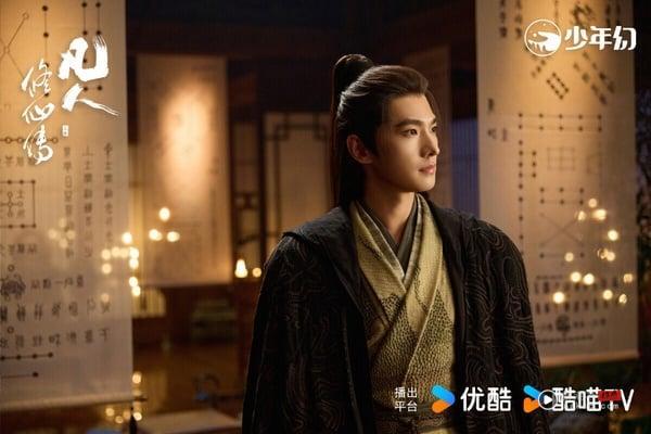 《凡人修仙传》因着顶流明星杨洋，加上又是顶级大IP改编，首播就话题十足。这部剧口碑不错呢！找来《梦华录》导演指导，拍摄质感非常好，有拍出修仙剧唯美仙气飘飘的感觉，不是烂剧。