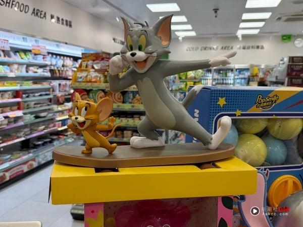 全家“2026春节过年礼盒”： 吉伊卡哇、史努比、蜡笔小新扭蛋机必收，再享85折优惠