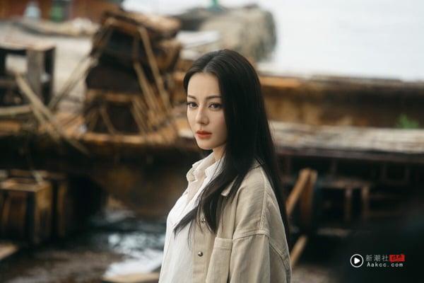 《枭起青壤》是迪丽热巴难得尝试的奇幻冒险剧，这部剧本来被看好能够成为2025又一部爆款电视剧，最终却意外爆冷。《枭起青壤》质感其实不差，剧里把中式志怪的氛围铺陈得很到位，打戏俐落精彩，迪丽热巴又美又飒，和陈星旭外型很搭呢！但不少观众认为导演节奏把控不佳。