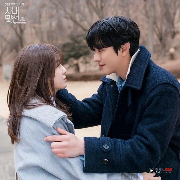 韩剧《社内相亲》剧照，安孝燮饰演的霸总与金世正饰演的申夏莉，上演紧张又搞笑的职场爱情