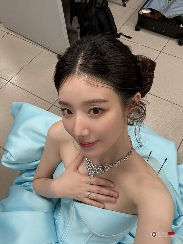 (G)I-DLE中国台湾成员叶舒华主持2025 Acon造型，身穿粉蓝色礼服的她仙气飘飘